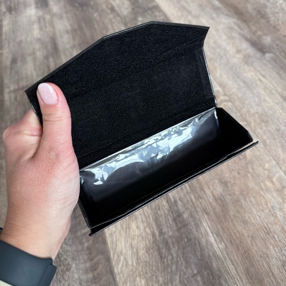Furla Elegant Black Eyewear Case & Dust Cloth - Picture 4 of 6